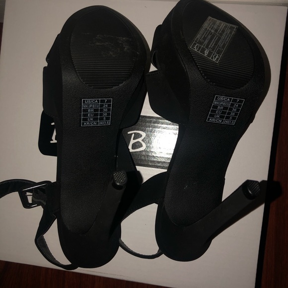 Heels - Picture 3 of 3